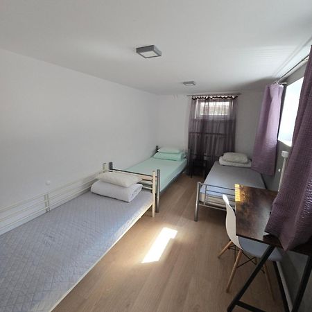 Rooms4Rest Wiertnicza - Private Rooms For Tourists - Atr Consulting Sp, Z O,O, Warsaw Ngoại thất bức ảnh