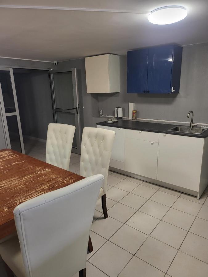 Rooms4Rest Wiertnicza - Private Rooms For Tourists - Atr Consulting Sp, Z O,O, Warsaw Ngoại thất bức ảnh