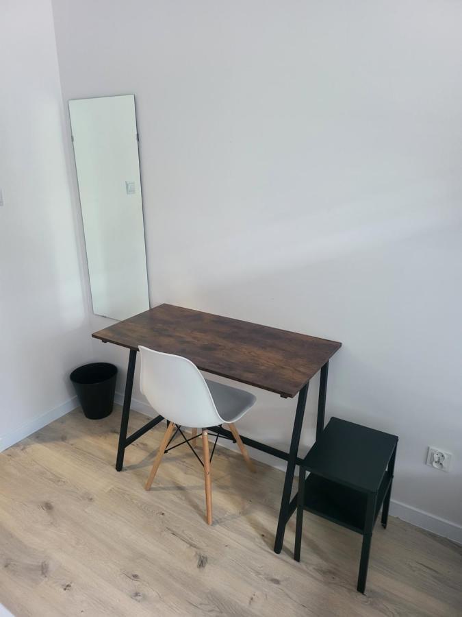 Rooms4Rest Wiertnicza - Private Rooms For Tourists - Atr Consulting Sp, Z O,O, Warsaw Ngoại thất bức ảnh