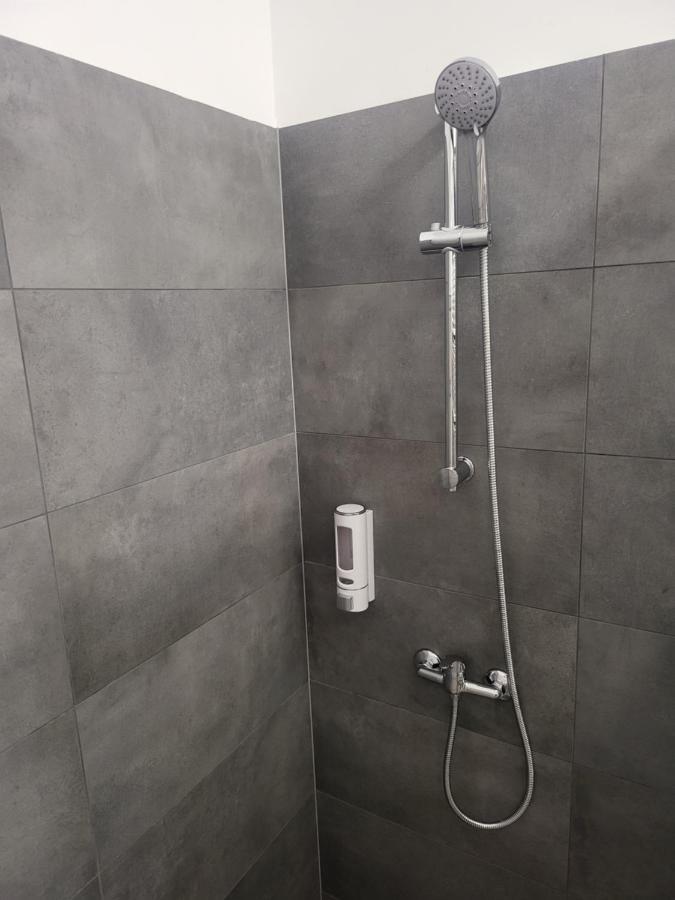 Rooms4Rest Wiertnicza - Private Rooms For Tourists - Atr Consulting Sp, Z O,O, Warsaw Ngoại thất bức ảnh